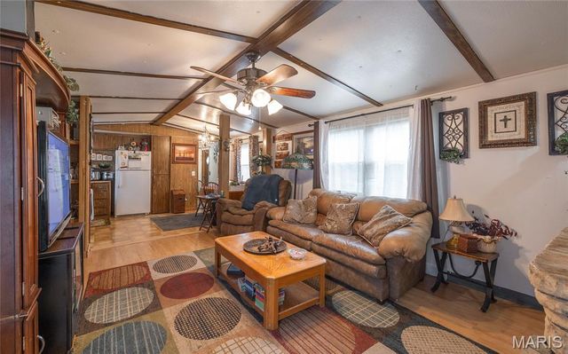 18763 State Route B, St James, MO 65559