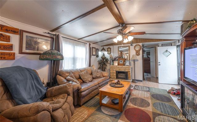 18763 State Route B, St James, MO 65559