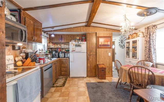 18763 State Route B, St James, MO 65559