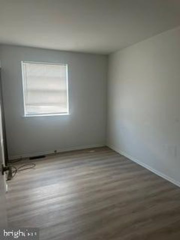 2110 STRAHLE ST, Philadelphia, PA 19152