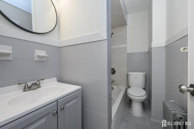 377 Delavan Street 2, New Brunswick, NJ 08901