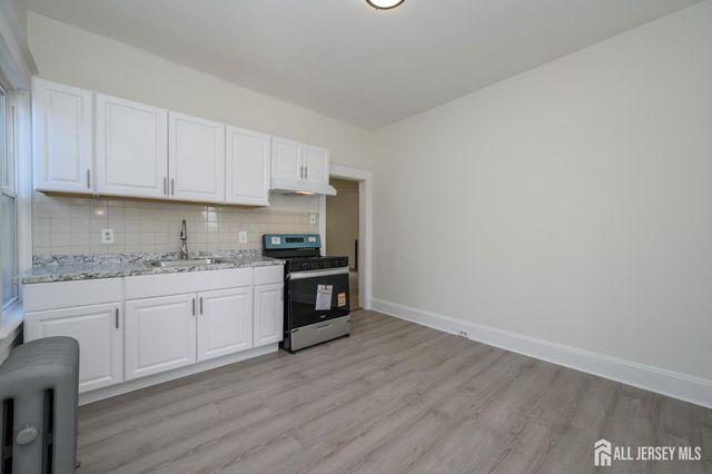 377 Delavan Street 2, New Brunswick, NJ 08901