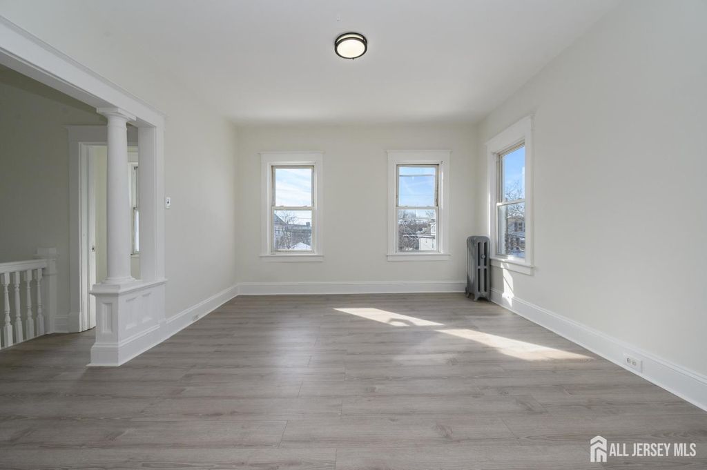 377 Delavan Street 2, New Brunswick, NJ 08901