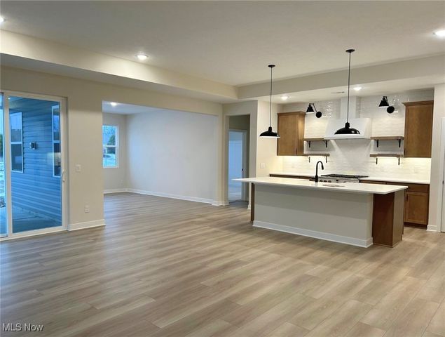 2158 Myla Way, Amherst, OH 44001