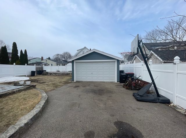 73 Lowell St, Brockton, MA 02301