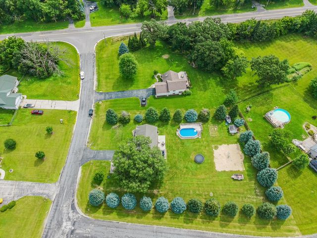 7965 Summit DRIVE, Delavan, WI 53115