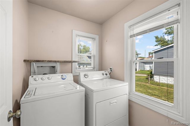 346 Sycamore Street, Wyandotte, MI 48192