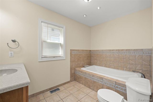 346 Sycamore Street, Wyandotte, MI 48192