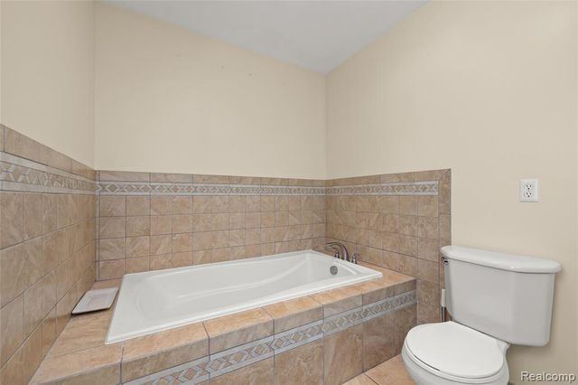 346 Sycamore Street, Wyandotte, MI 48192