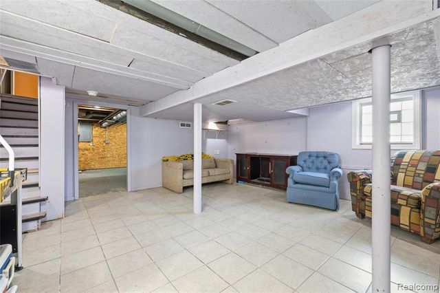346 Sycamore Street, Wyandotte, MI 48192