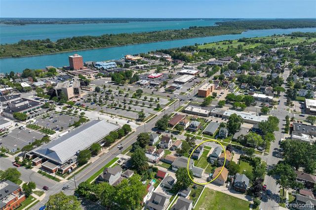 346 Sycamore Street, Wyandotte, MI 48192