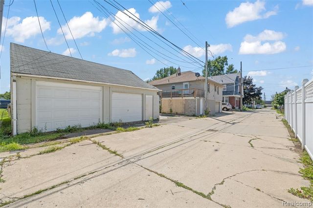 346 Sycamore Street, Wyandotte, MI 48192