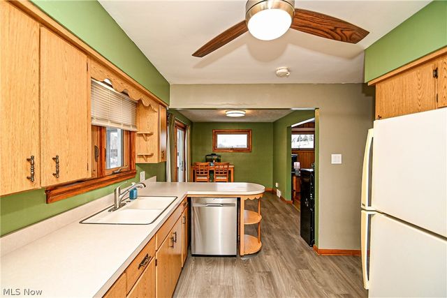 3218 Pickle Road, Akron, OH 44312