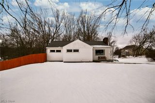3218 Pickle Road, Akron, OH 44312