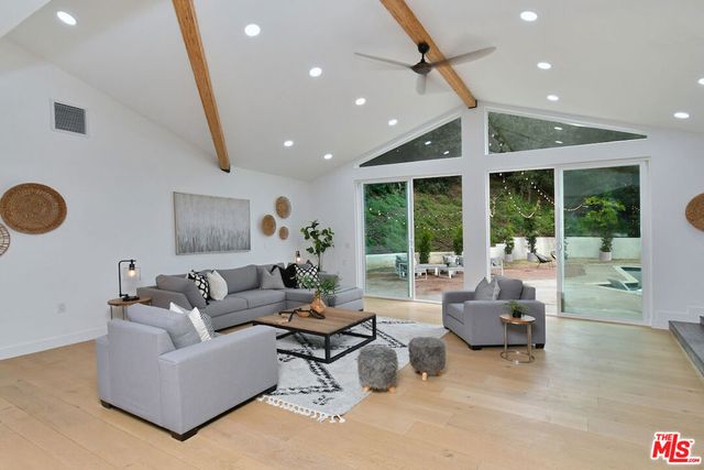 4053 Harclare Lane, Encino, CA 91436