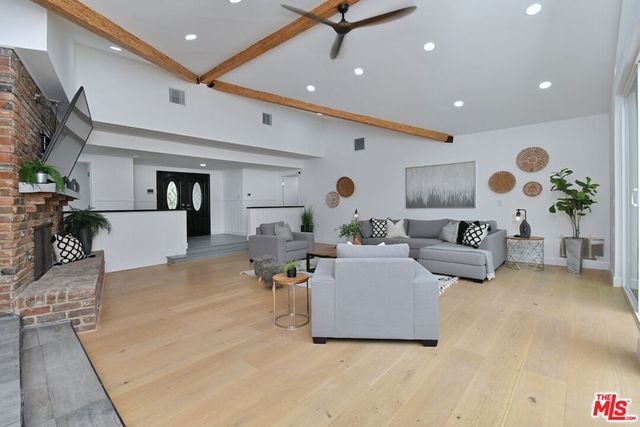 4053 Harclare Lane, Encino, CA 91436