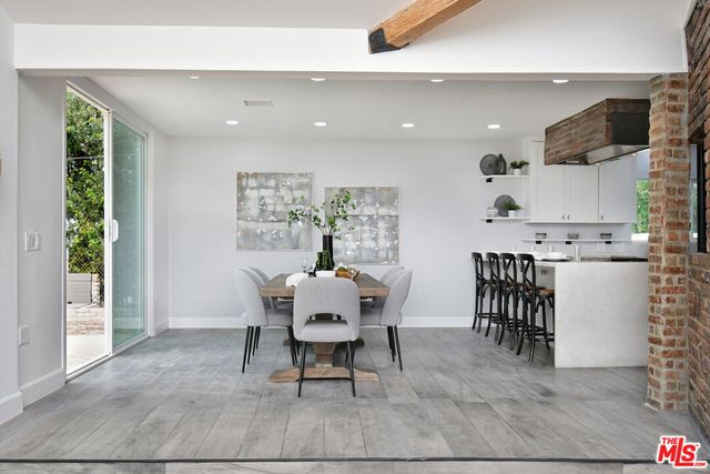 4053 Harclare Lane, Encino, CA 91436