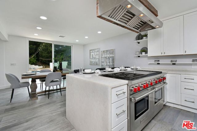 4053 Harclare Lane, Encino, CA 91436