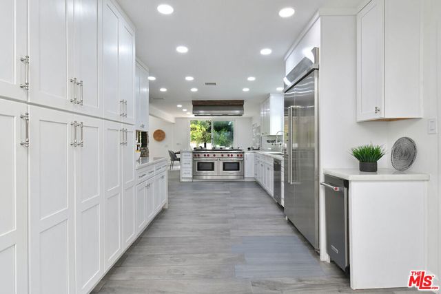 4053 Harclare Lane, Encino, CA 91436