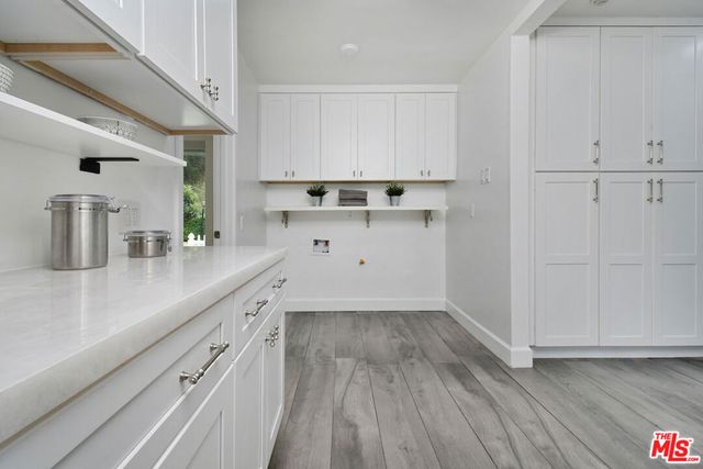 4053 Harclare Lane, Encino, CA 91436