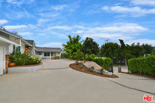 4053 Harclare Lane, Encino, CA 91436