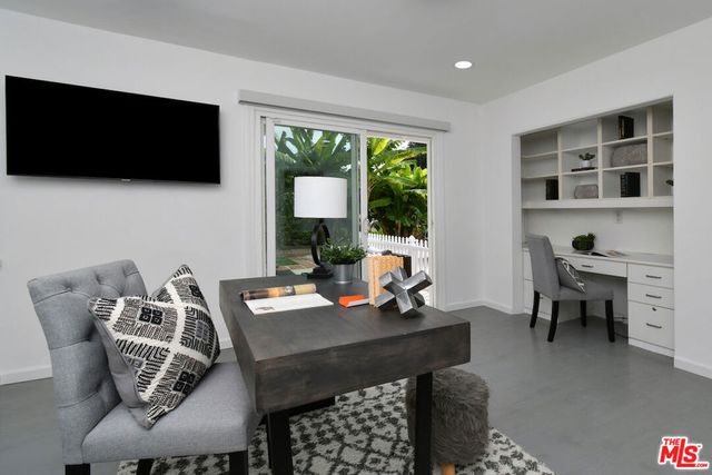 4053 Harclare Lane, Encino, CA 91436