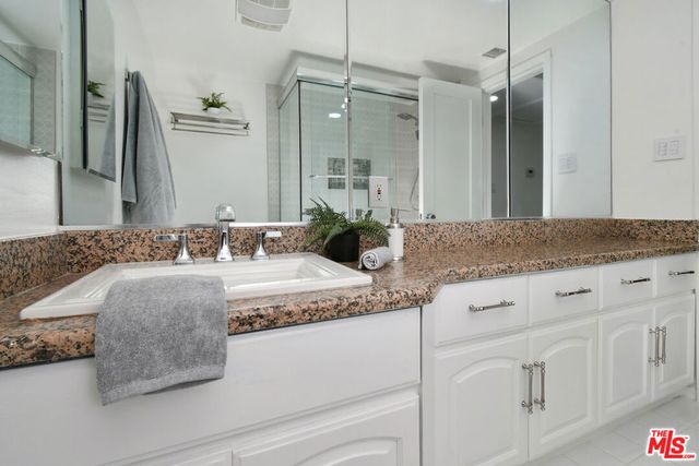 4053 Harclare Lane, Encino, CA 91436