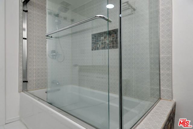 4053 Harclare Lane, Encino, CA 91436