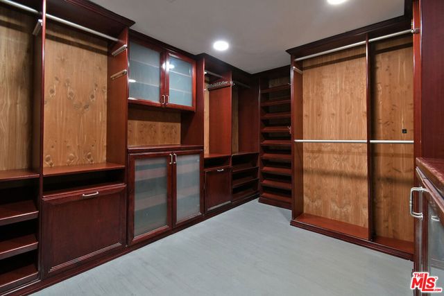 4053 Harclare Lane, Encino, CA 91436