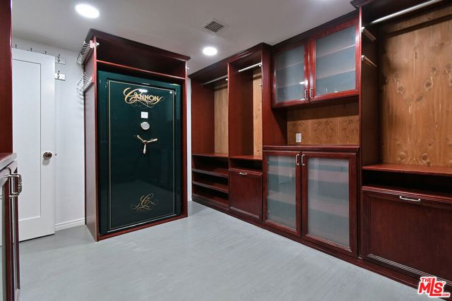 4053 Harclare Lane, Encino, CA 91436