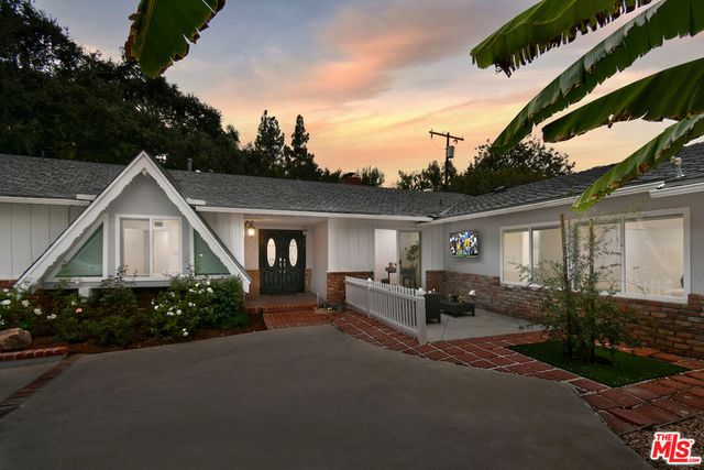 4053 Harclare Lane, Encino, CA 91436