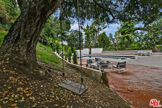 4053 Harclare Lane, Encino, CA 91436