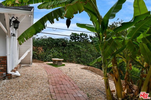 4053 Harclare Lane, Encino, CA 91436