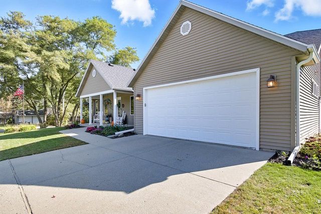 W8183 Bridle PATH, Lake Mills, WI 53551