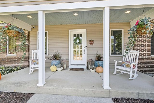 W8183 Bridle PATH, Lake Mills, WI 53551