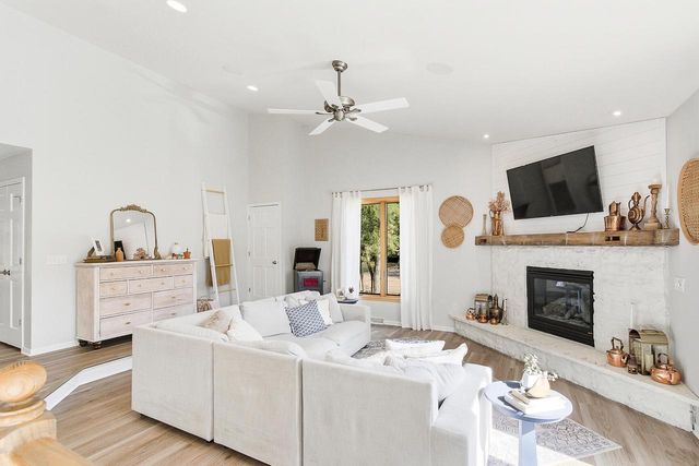 W8183 Bridle PATH, Lake Mills, WI 53551