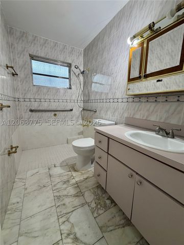 320 NW 61st Ave, Miami, FL 33126