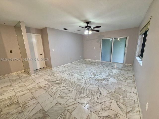 320 NW 61st Ave, Miami, FL 33126