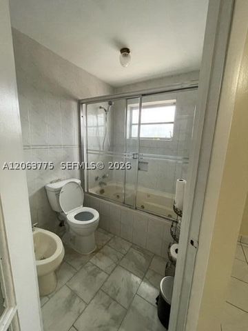 320 NW 61st Ave, Miami, FL 33126