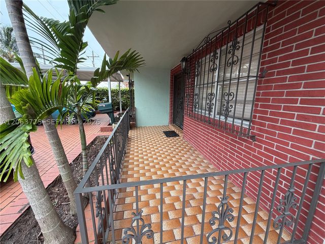 320 NW 61st Ave, Miami, FL 33126