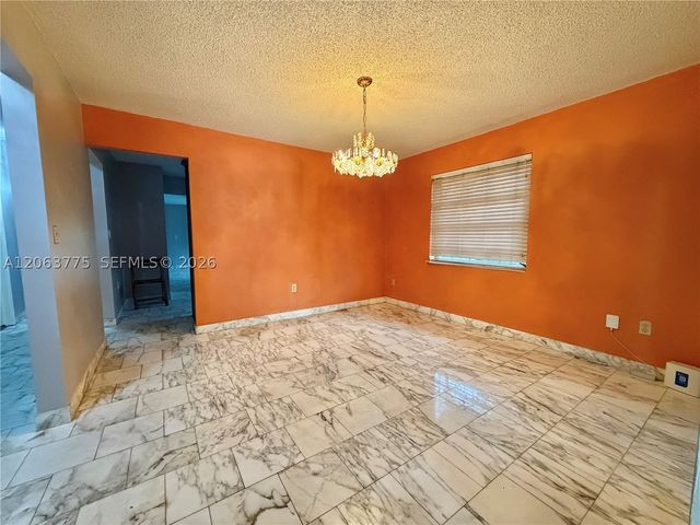 320 NW 61st Ave, Miami, FL 33126