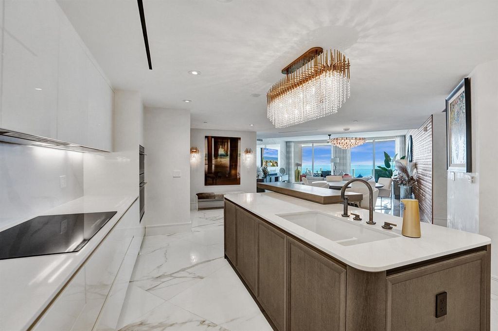 525 N Fort Lauderdale Beach Boulevard 703, Fort Lauderdale, FL 33304