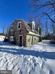 2034 LOCUST ST, Marcus Hook, PA 19061