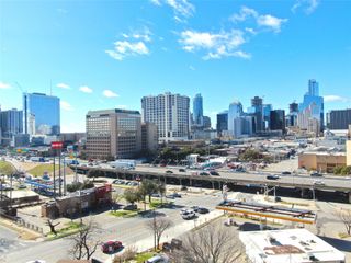 902 E 7th ST, Austin, TX 78702