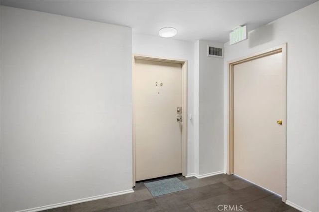 6815 Remmet Avenue 216, Canoga Park, CA 91303