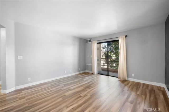 6815 Remmet Avenue 216, Canoga Park, CA 91303
