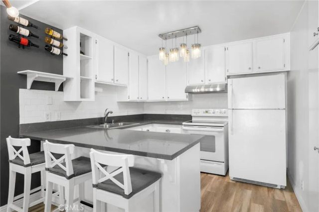 6815 Remmet Avenue 216, Canoga Park, CA 91303