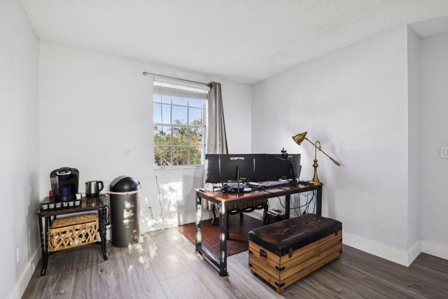 972 Azure Lane, Weston, FL 33326