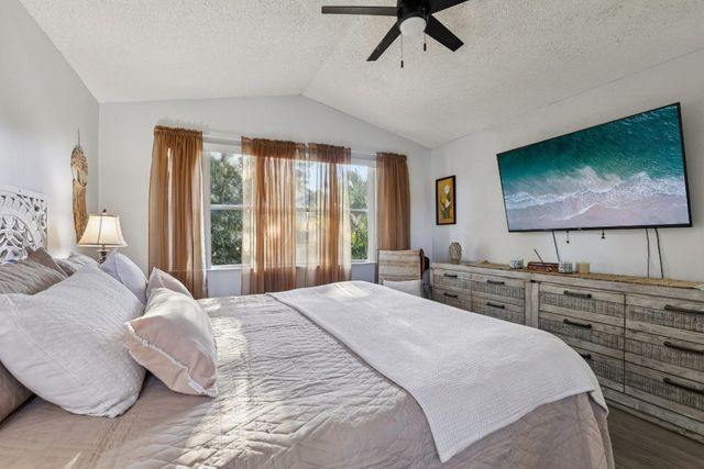 972 Azure Lane, Weston, FL 33326