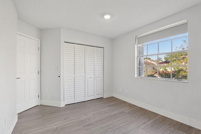 972 Azure Lane, Weston, FL 33326